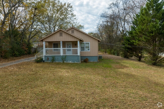 Small craftsman homes on medium size lots are located near the parks in North Gate - Big Ridge.