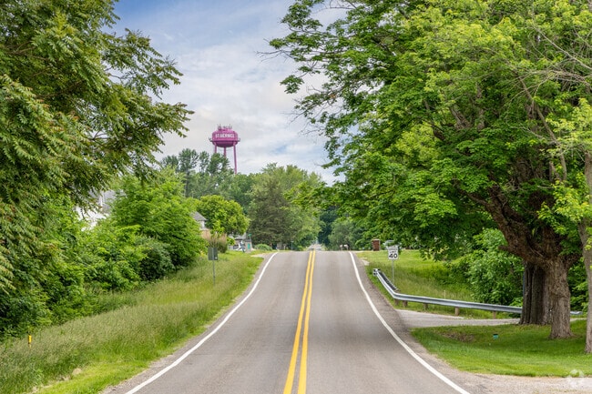 Saint Bernice is a charmingly hilly area with mature trees and a family atmosphere.