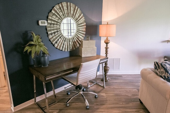 The Residence at Christopher Wren Apartments, Gahanna, OH 43230 - photo 4