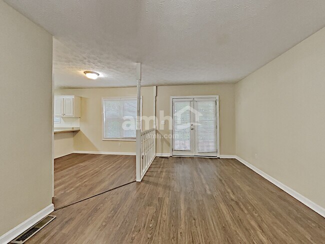 445 Allens Landing Ct, Lawrenceville, GA 30045 - photo 5