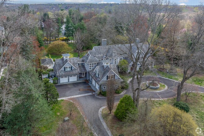 New England estate on Broadview Road in Old Hill.