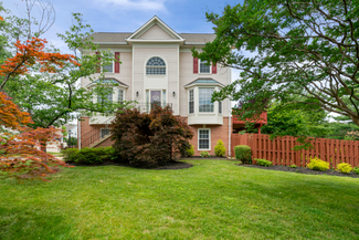 7073 Kings Manor Dr, Alexandria, VA 22315