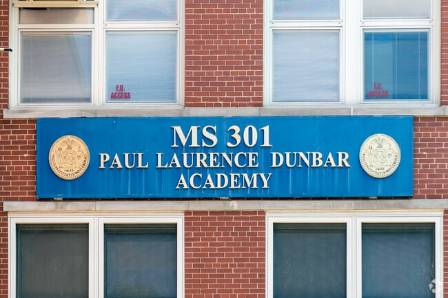 Woodstock: M.S. 301 - Paul L. Dunbar has a student-teacher ratio of 10 to 1.