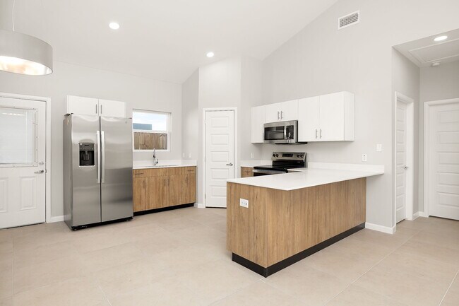 2700 Robin Rd unit 2, Weslaco, TX 78596 - photo 6