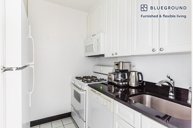 La Premier Apartments unit FL10-ID1585, New York, NY 10019 - photo 7