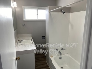 815 4th St SW Unit 827, Valley City, ND 58072