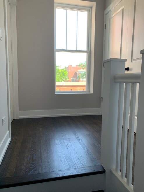 5315 W Montrose Ave unit 2, Chicago, IL 60641 - photo 1