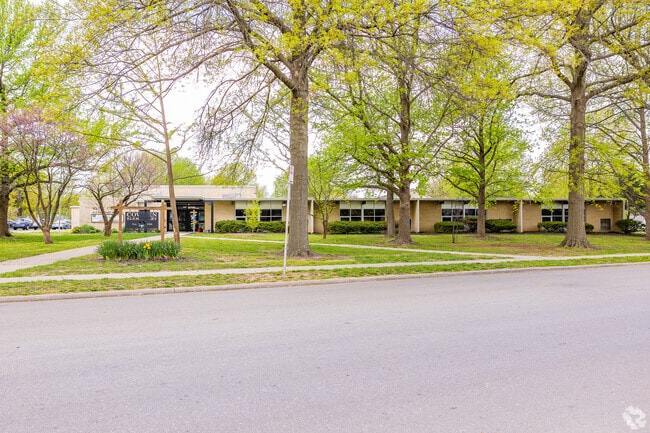The front entrance to Cowden Elementary welcomes students K-5th.