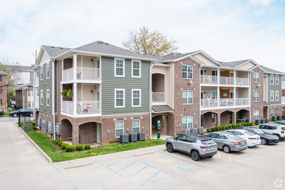 260 Lexington Avenue, Lexington, KY 40508 - photo 1