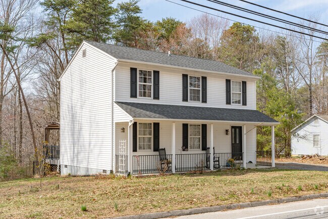 Cozy colonial revivals are sprinkled all around Chesapeake Ranch Estates.