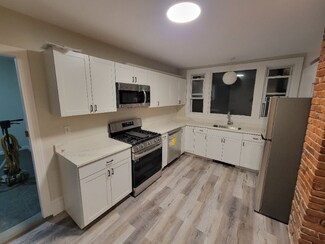 96 Midland St, Lowell, MA 01851