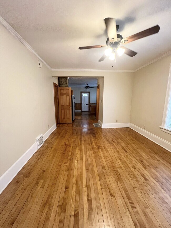 3336 N Bartlett Ave unit 1, Milwaukee, WI 53211 - photo 3