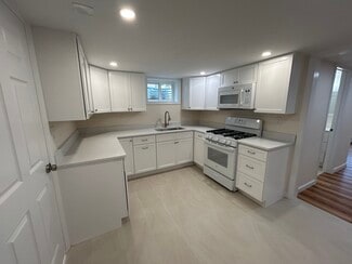 90 Havemeyer Ln, Old Greenwich, CT 06870