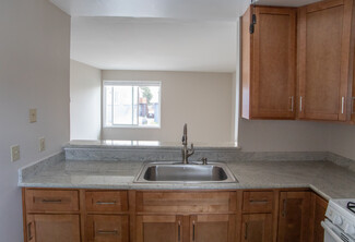 866 41st St Unit 3, Oakland, CA 94608