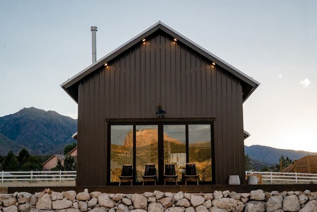 2387 2500 E unit ID1071589P, New Harmony, UT 84757 - photo 5