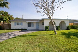 214 SW 3rd St, Boca Raton, FL 33432