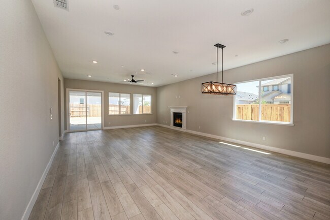 4084 Peter's Ct unit 36496466, Rocklin, CA 95765 - photo 7