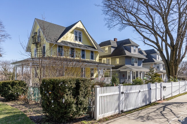 A row of pre-war houses from the early 20th century in New Brighton.