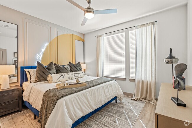 1BR, 1BA - 722 SQFT - Bedroom