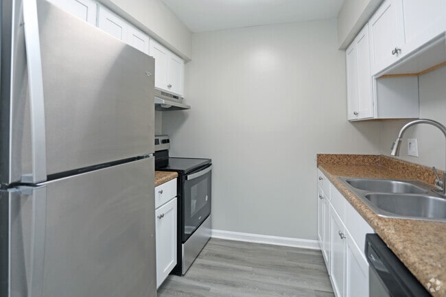 The Flats at Rutgers, Roanoke, VA 24012 - photo 5