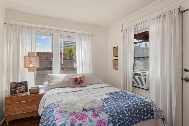 110 W Meadow St unit FL2-ID1221801P, Fayetteville, AR 72701 - photo 3