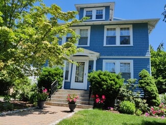 24 Hibbard Rd Unit 1, Newton, MA 02458