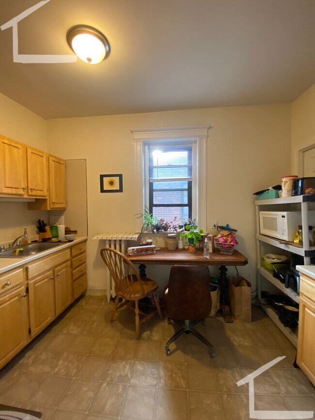 150 Freeman St Unit 5, Brookline, MA 02446