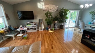 24 Manchester St Unit 3BEDROOM IN A LOVELY HOME, Fall River, MA 02721