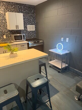 3718 Hazelwood St Unit 15, Las Vegas, NV 89119