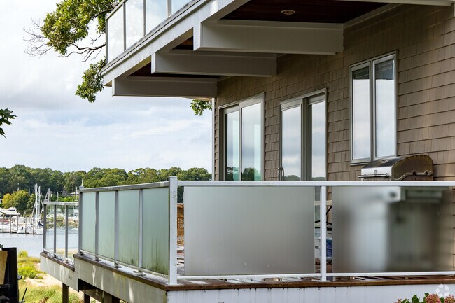 Newer homes with expansive views keep porches important in the Apponaug-Nausauket neighborhood.
