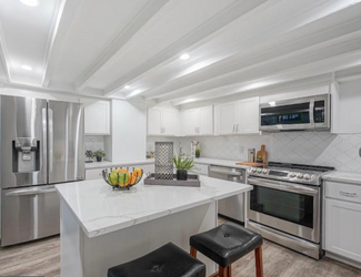 302 Lombard St, Philadelphia, PA 19147