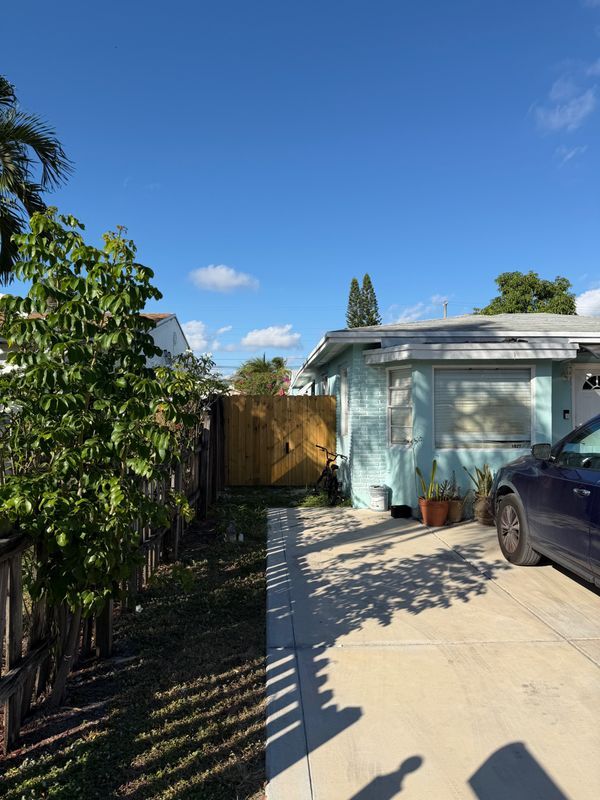 1927 Arthur St, Hollywood, FL 33020 - photo 7