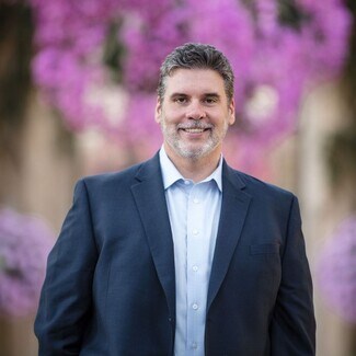 Edward Gomez