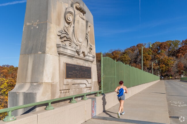 The Greenfield Bridge connects Greenfield to Schenley Park.