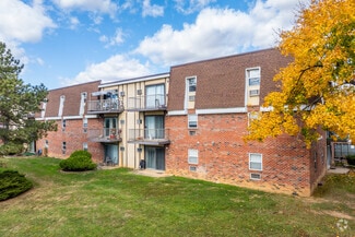 1 Maryland Cir, Whitehall, PA 18052