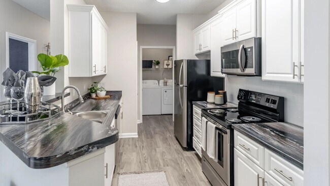 100 South Luxury Apartments, McDonough, GA 30253 - photo 4