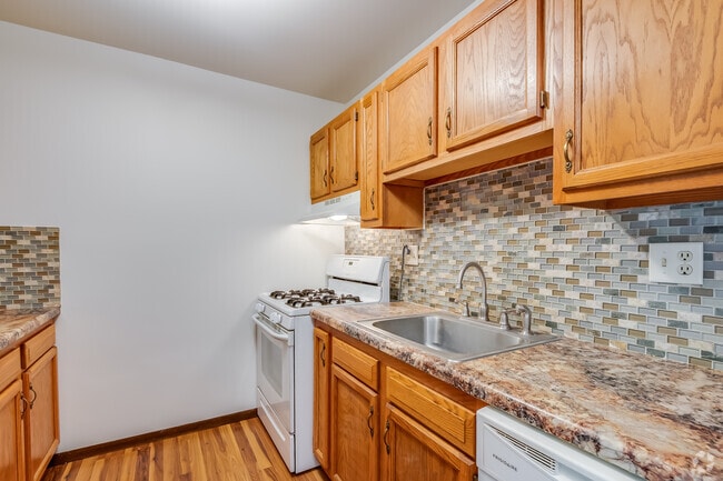 Mequon Parc Apartments, Mequon, WI 53092 - photo 6