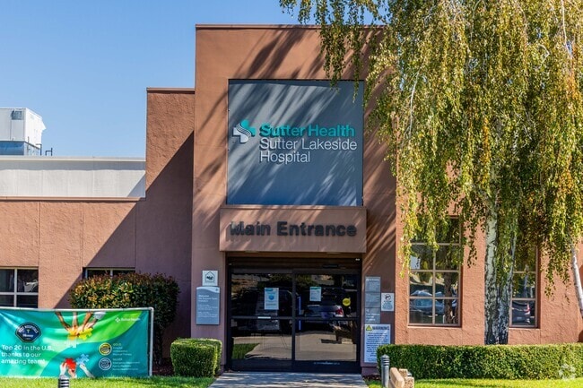 Sutter Health Lakeside Hospital is convienently located in North Lakeport.