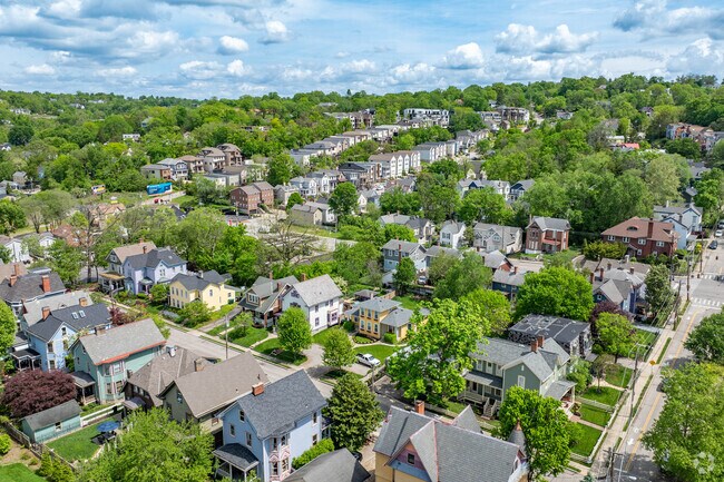 Columbia-Tusculum has a range of housing prices, averaging around $590,000.