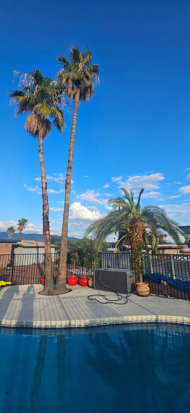 9412 E Deer Trail Place, Tucson, AZ 85710 - photo 2