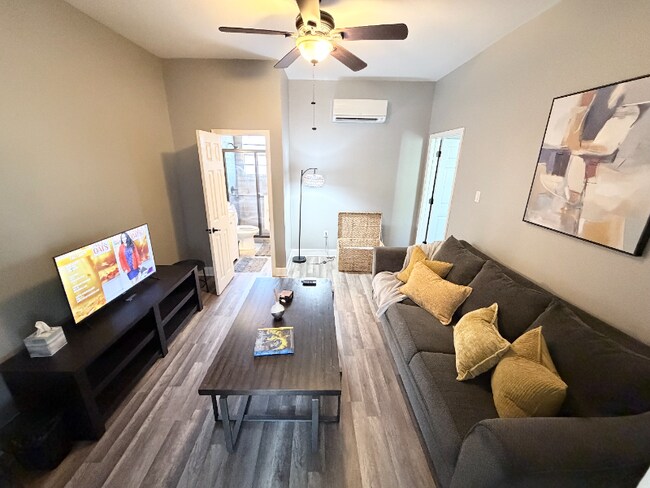 910 N Rocheblave St unit 910 N. Rocheblave, U, New Orleans, LA 70119 - photo 3