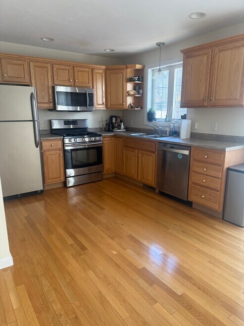 35 Fredonian St unit G, Shirley, MA 01464 - photo 1