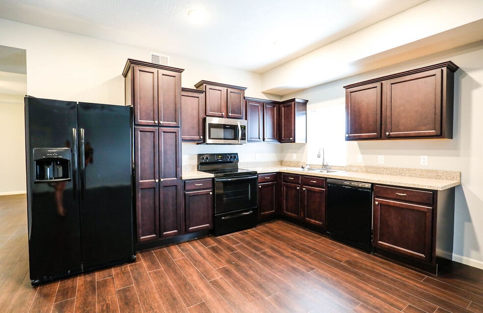 509 E Madison St unit B, Springfield, MO 65806 - photo 1