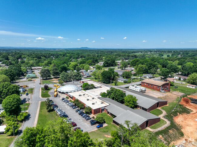 Maiden Elementary is a public school located in Maiden, NC.