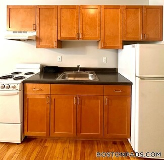 8 Portland St Unit 205, Worcester, MA 01608
