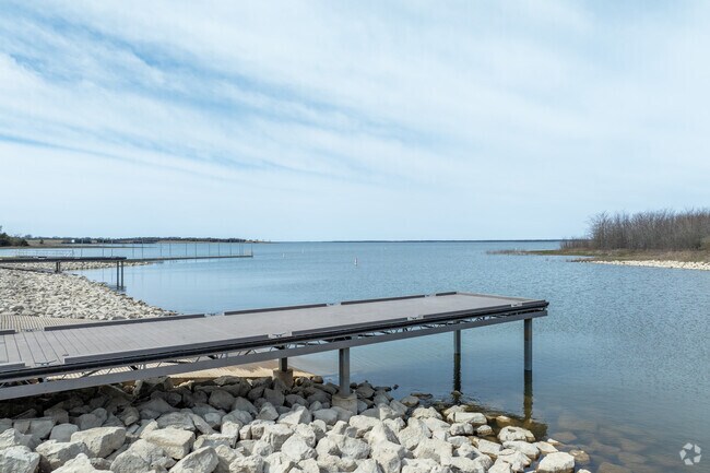 Bonham is home to Lake Bois D'Arc, where locals and visitors alike can enjoy outdoor adventures.