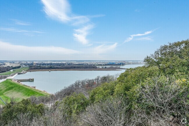 Marion Sansom Park offers River Oaks residents a glimpse at its natural beauty.