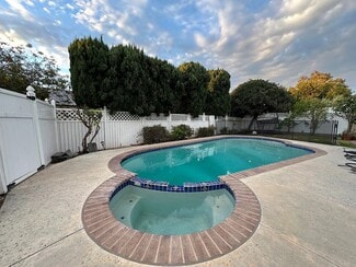 11 Deerwood E, Irvine, CA 92604