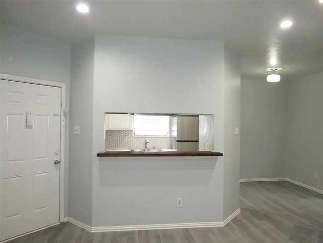 4715 N Galloway Ave unit 104, Mesquite, TX 75150 - photo 2