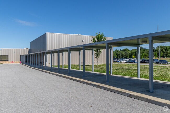 Evening Star Elementary School has 655 students in grades K-4.